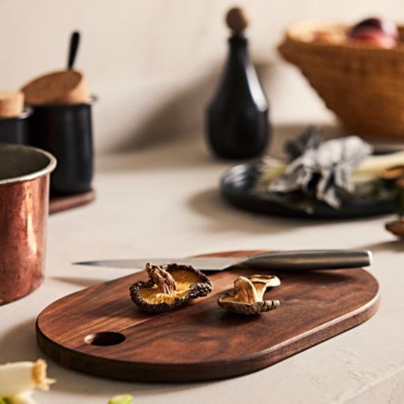 IKEA KROSAMOS KRÖSAMOS Wood Cutting Board Solid Walnut 11 ½x7 ½" 805.318.25 - Picture 3 of 5